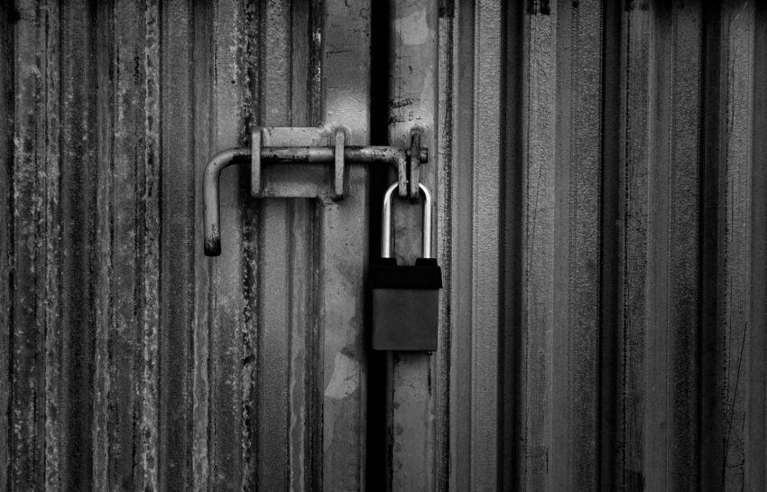 Tijdloze elegantie: stalen deuren als blikvanger in jouw woning